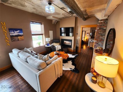 417 Central Ave, Great Falls, MT, 59401-3180 | Card Image