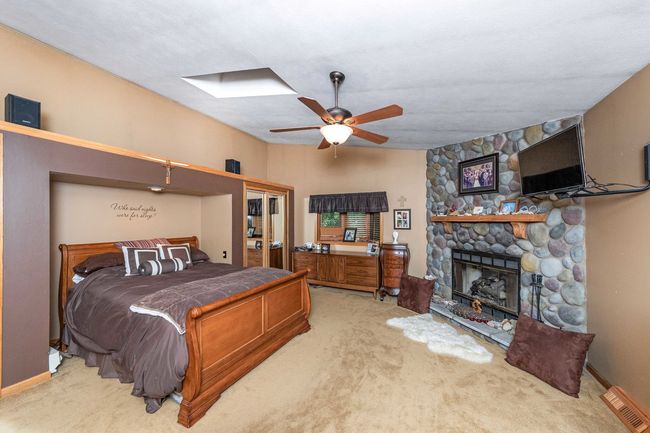 715 Locust St, House other with 4 bedrooms, 2 bathrooms and 2 parking in Minonk IL | Image 12