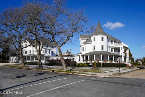 21-200 Monmouth Ave, Spring Lake, NJ, 07762-1127 | Card Image