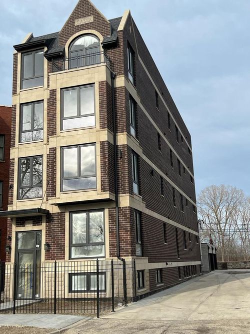 c-3745 S Lake Park Ave, Chicago, IL, 60653-2012 | Card Image