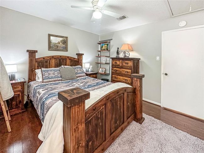 Different angle of Bedroom 3 | Image 21