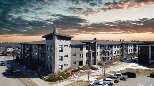 205-223 Evergreen Sq, Saskatoon, SK, S7W0W2 | Card Image