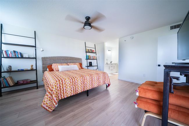 APT-802 - 2240 N Cypress Bend Dr, Condo with 2 bedrooms, 2 bathrooms and null parking in Pompano Beach FL | Image 9