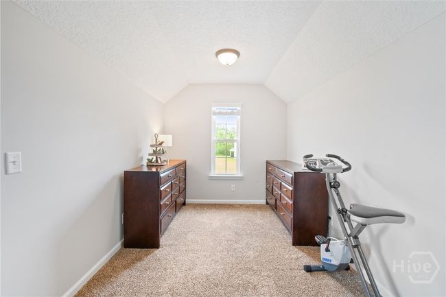 Sitting area. | Image 23