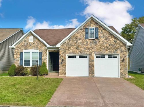 21 Woodbury Dr, Fairmont, WV, 26554-2180 | Card Image