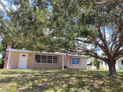 571 Balboa Street, House other with 2 bedrooms, 1 bathrooms and null parking in Sebastian FL | Image 3