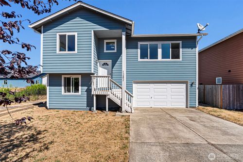 1282 Se Casandra Loop, Port Orchard, WA, 98366-9100 | Card Image