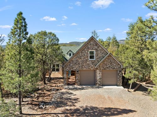 19 Canyon Ln, Cedar Crest, NM, 87008-9458 | Card Image