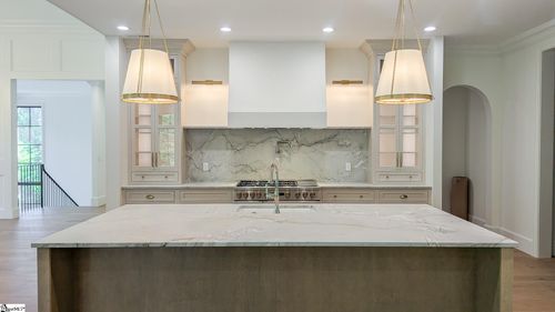 unit-200-101 Sherwood Street, Greenville, SC, 29601 | Card Image