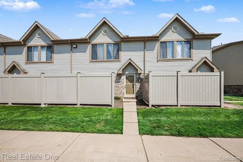 50514 N Bay Run Drive, Chesterfield Township, MI, 48047 | Card Image