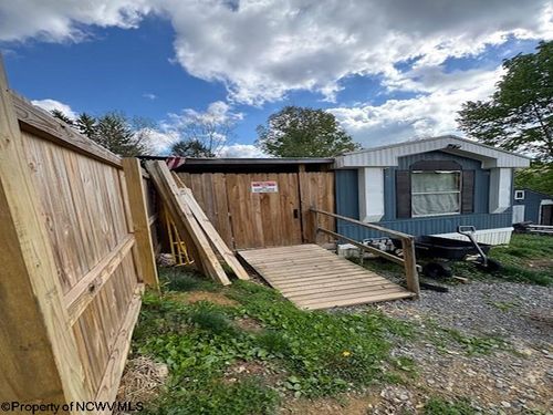 40 Chickerell St, Clarksburg, WV, 26301-6031 | Card Image