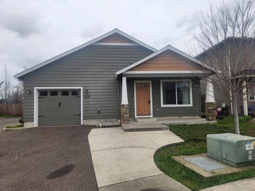 7629 Calaveras Street, White City, OR, 97503 | Card Image