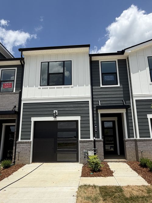 929 Tellico St, Gallatin, TN, 37066-6286 | Card Image