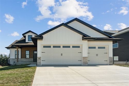 810 Crestview Dr, Solon, IA, 52333 | Card Image