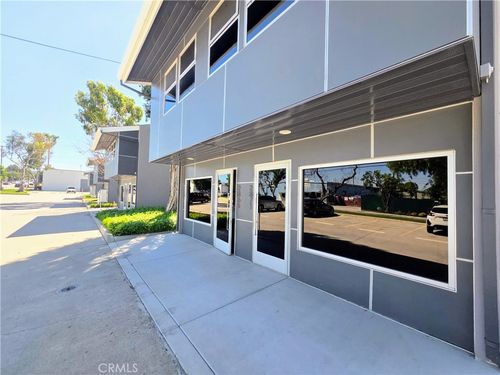 2865 Gundry Ave, Signal Hill, CA, 90755-1812 | Card Image