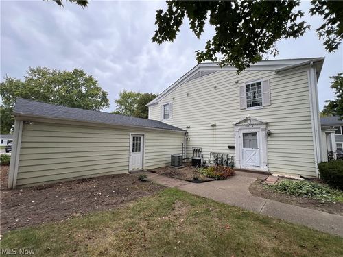 7b-7282 Trotter Ln, Mentor, OH, 44060-6371 | Card Image