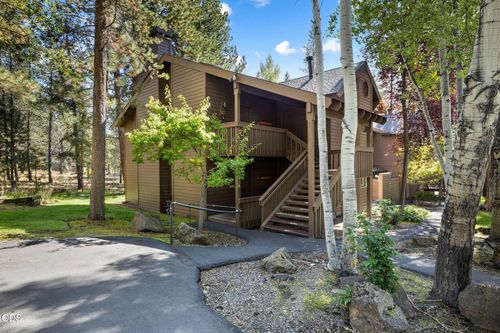17-57340 Beaver Ridge Loop, Sunriver, OR, 97707-3014 | Card Image