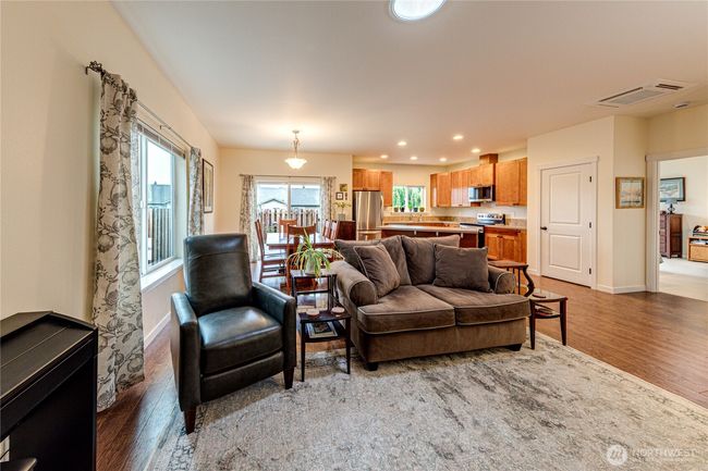 31 Nimbus Ln, House other with 3 bedrooms, 2 bathrooms and 2 parking in Sequim WA | Image 8