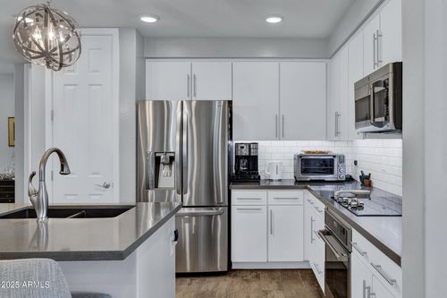 101-250 W Queen Creek Rd, Chandler, AZ, 85248-3432 | Card Image