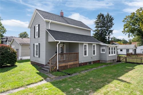 132 31st St Sw, Barberton, OH, 44203-7343 | Card Image