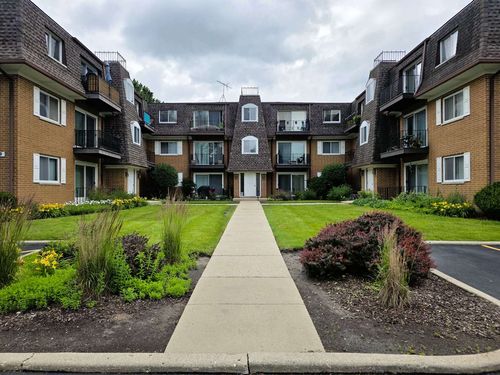 1b-1907 W Golf Rd, Mount Prospect, IL, 60056-4067 | Card Image