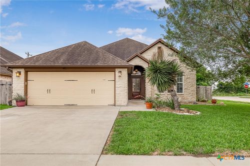201 Amberglow Ct, Victoria, TX, 77904-3863 | Card Image