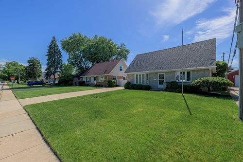 12912 W Playfield Dr, Crestwood, IL, 60418-1121 | Card Image