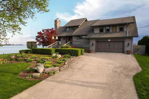 174 Sunset Dr, Sandusky, OH, 44870-5223 | Card Image