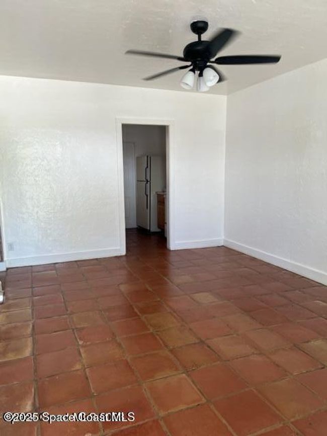 Living Area | Image 8