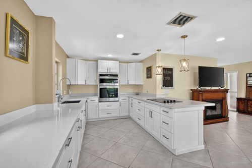 apt-5-324 Orange Tree Dr, Atlantis, FL, 33462-1338 | Card Image