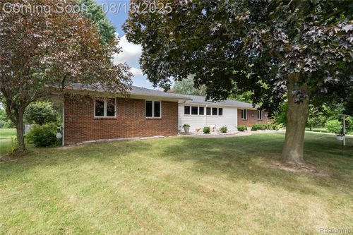 16140 Fish Lake Rd, Holly, MI, 48442-8302 | Card Image