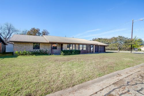 1911 Joslin St, Cleburne, TX, 76033-7429 | Card Image