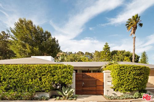 2246 Chelan Pl, Los Angeles, CA, 90068-2622 | Card Image