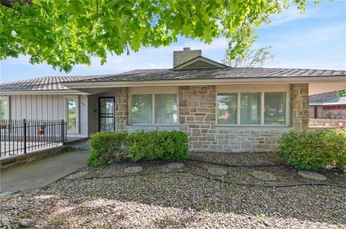 3630 N Briarcliff Rd, Kansas City, MO, 64116-1761 | Card Image