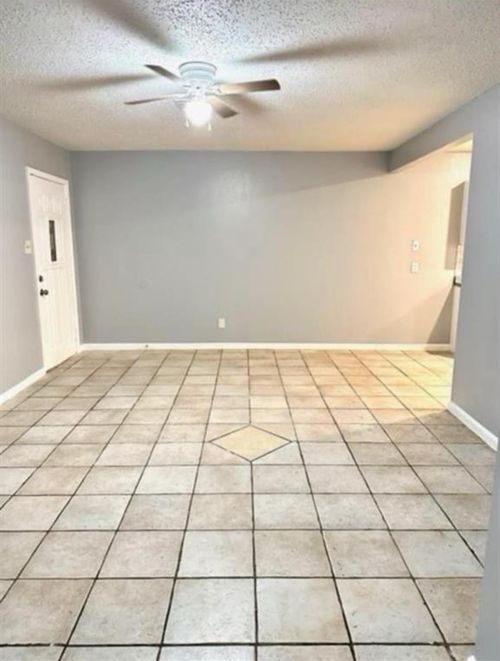 6930-6928 Hirsch Rd, Houston, TX, 77016-6853 | Card Image