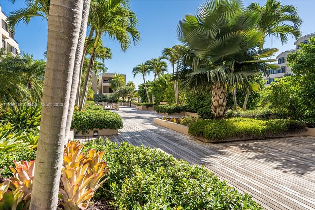 APT-543 - 151 Crandon Blvd, Condo with 3 bedrooms, 3 bathrooms and null parking in Key Biscayne FL | Image 54