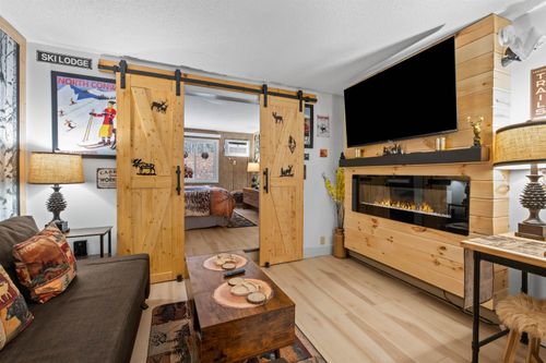 125-e22-2955 White Mountain Highway, Conway, NH, 03860 | Card Image