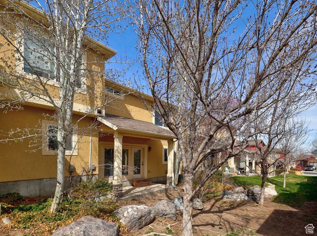 Exterior space with stucco siding | Image 34