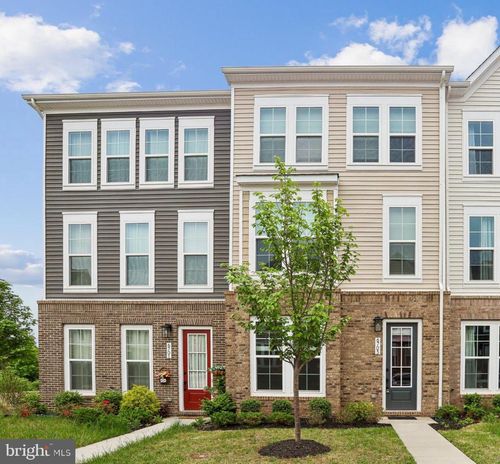 6703 Upland Manor Dr, GAINESVILLE, VA, 20155-2052 | Card Image
