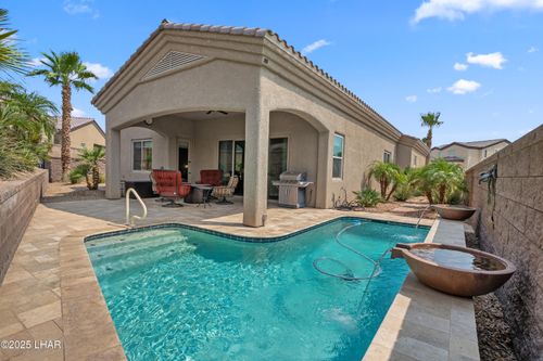 662 Island Dr, Lake Havasu City, AZ, 86403-6861 | Card Image