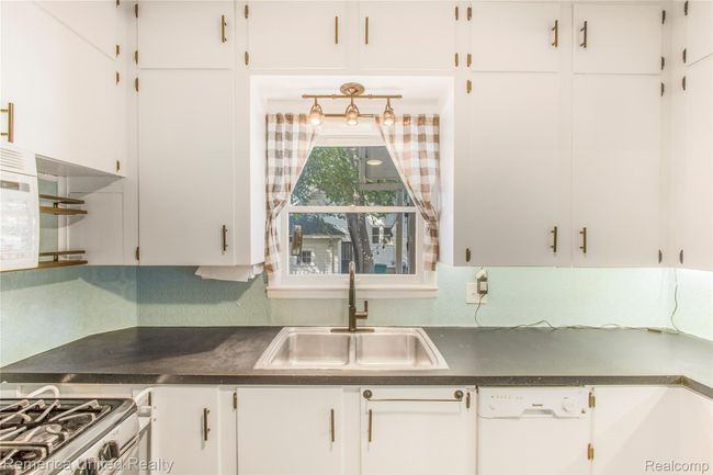 122Chestnut_Kitchen | Image 8