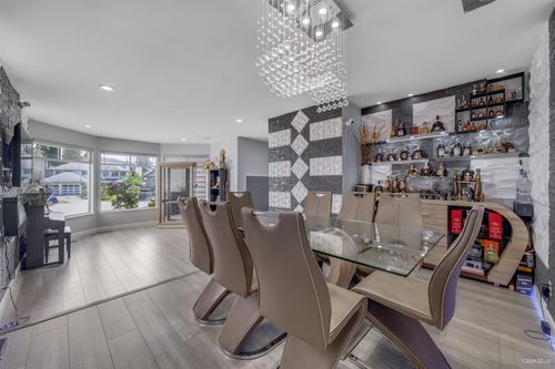6841 142a St, Surrey, BC, V3W0P3 | Card Image