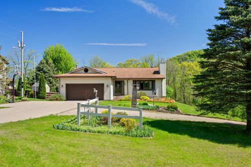 4600 County 6, La Crescent, MN, 55947-9611 | Card Image