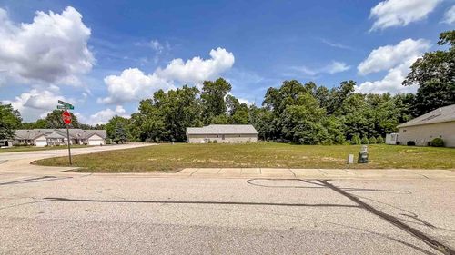 2801 Primrose Ct, Niles, MI, 49120-4682 | Card Image