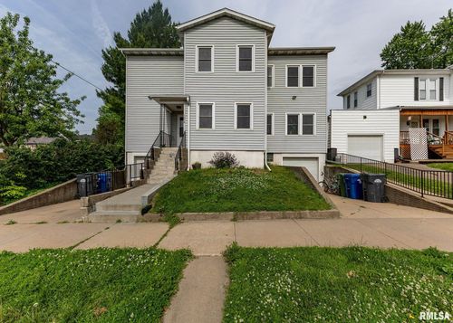 1010 S 6th St, Clinton, IA, 52732-5810 | Card Image