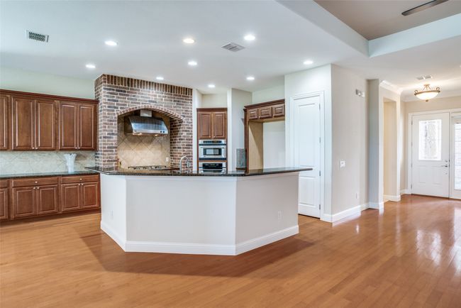 6672 Lincoln Hills Ct, House other with 3 bedrooms, 2 bathrooms and null parking in Frisco TX | Image 9