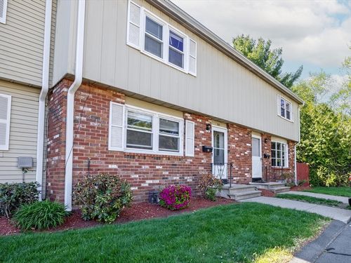32-32 Yorktown Ct, Chicopee, MA, 01020-4320 | Card Image