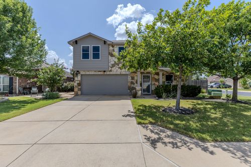 201 Mossberg Ln, Bastrop, TX, 78602-4077 | Card Image