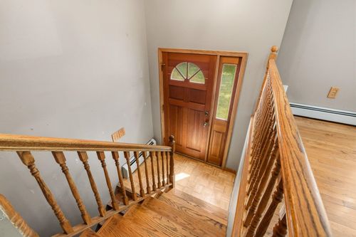 28 Beech Hill Road, Exeter, NH, 03833 | Card Image