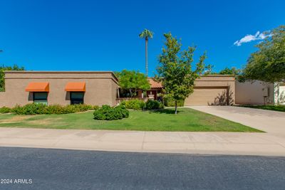 Front yard maintained by HOA! | Image 1